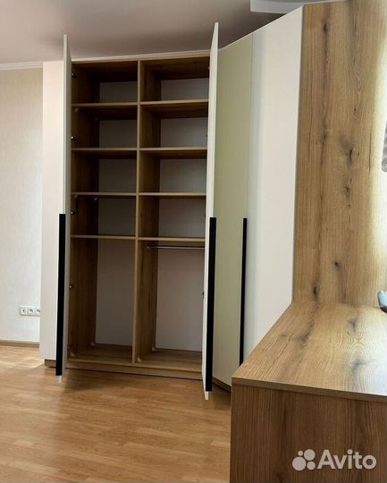 Шкаф угловой распашной на заказ