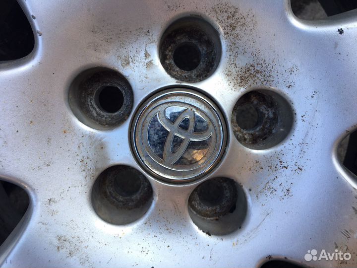 Диск R17 Toyota Avensis литой