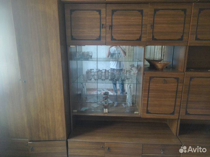 Стенка с Сервантом