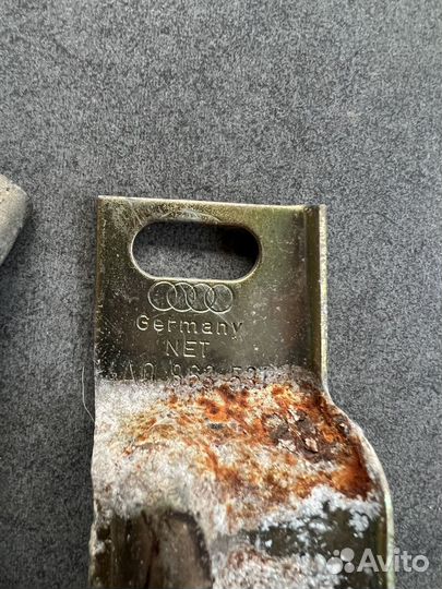 Уголок (опора)audi a6/100 c4