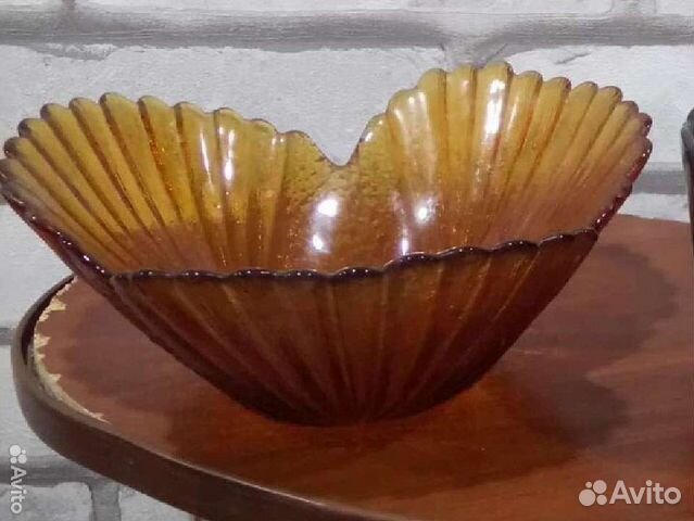 Вазы, тарелки. Графин