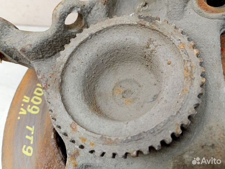 Кулак передний левый Форд