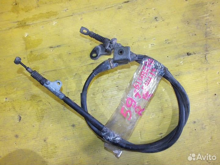 Тросик ручника зад Справа nissan bluebird SR18DE E