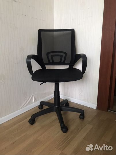 Компьютерное кресло