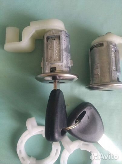 Личинки замка для Renault Clio,Megan,Master