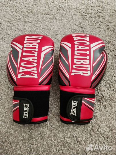 Продам боксерские перчатки excalibur