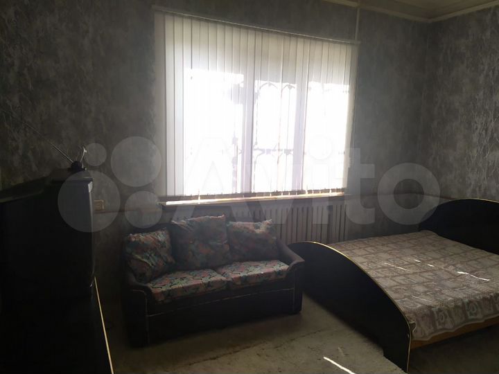 Комната 17 м² в 4-к., 2/2 эт.