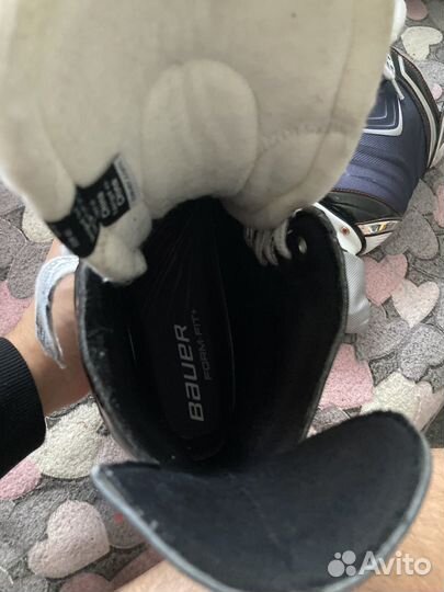 Продам коньки bauer