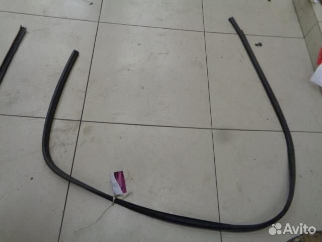 Уплотнитель проема двери задний левый Lincoln Nav