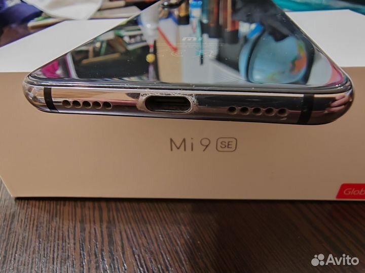 Xiaomi Mi 9 SE, 6/128 ГБ