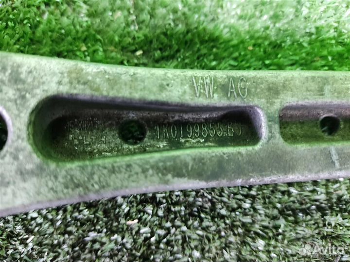 Опора двигателя нижняя volkswagen Caddy 4 2019