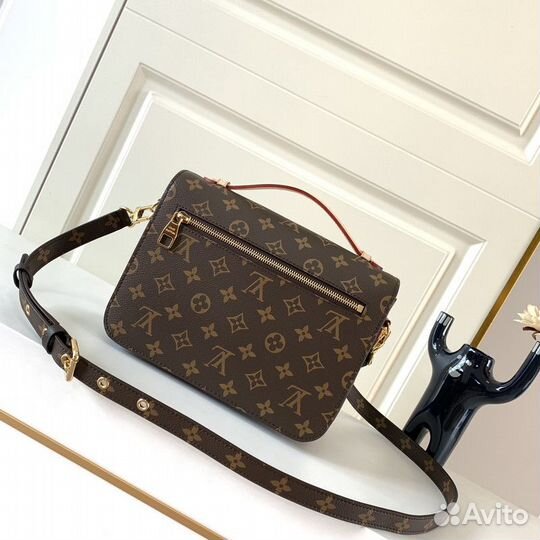 Louis Vuitton Pochette Metis Monogram расцветки в