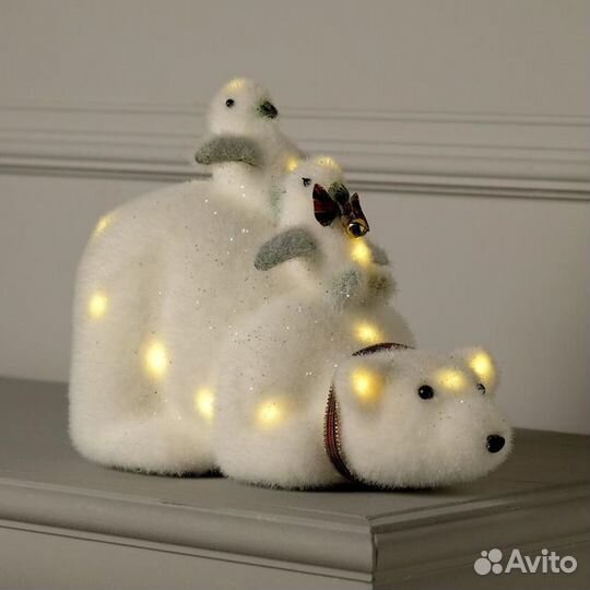 Светодиодная фигура 'Пингвины на медведе' 28 x 21