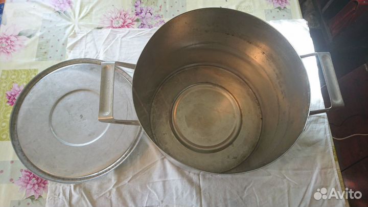 Кастрюля из нержавеющей стали