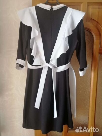 Белый школьный фартук