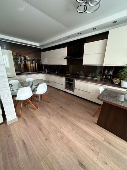 3-к. квартира, 99,4 м², 6/6 эт.