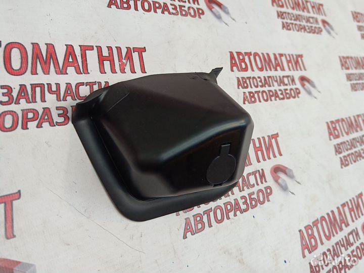 Накладка фонаря крышки багажника левая Воях Фри