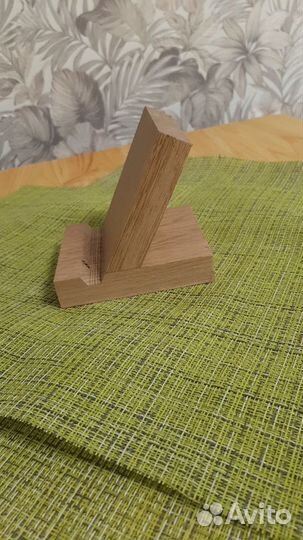 Подставка для телефона из дерева