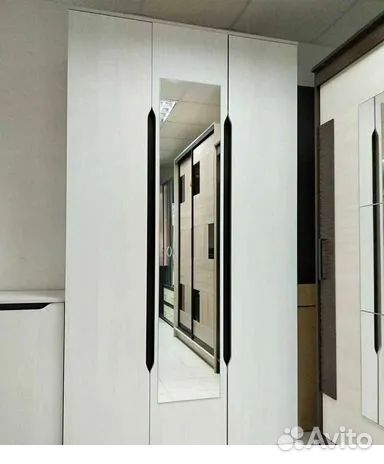 Шкаф трехстворчатый