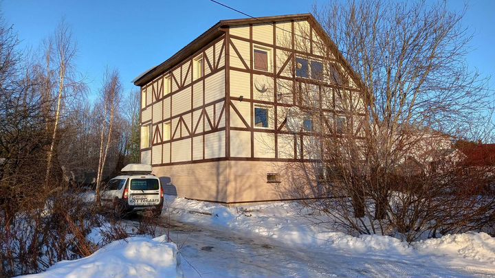 Дом 240 м² на участке 12 сот.