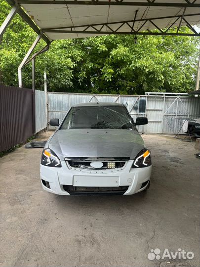 LADA Priora 1.6 МТ, 2012, битый, 300 000 км
