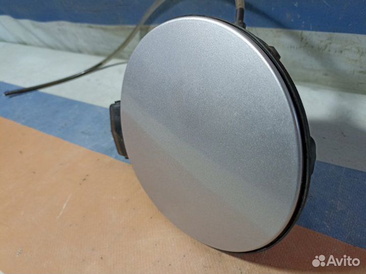 Лючок бензобака с крышкой Volkswagen Polo седан