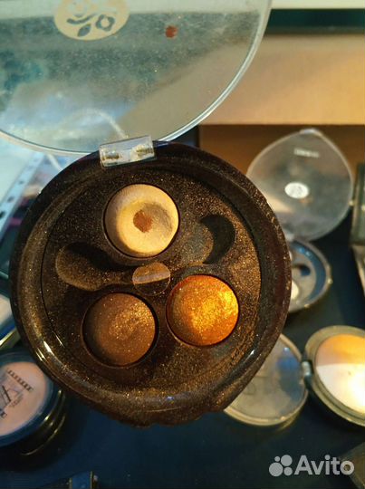 Тени, румяна, хайлайтер