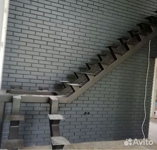 Лестница металлическая. Лестница в дом