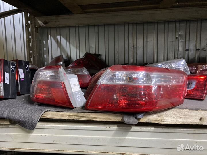Фонарь Toyota Camry 40 правый левый