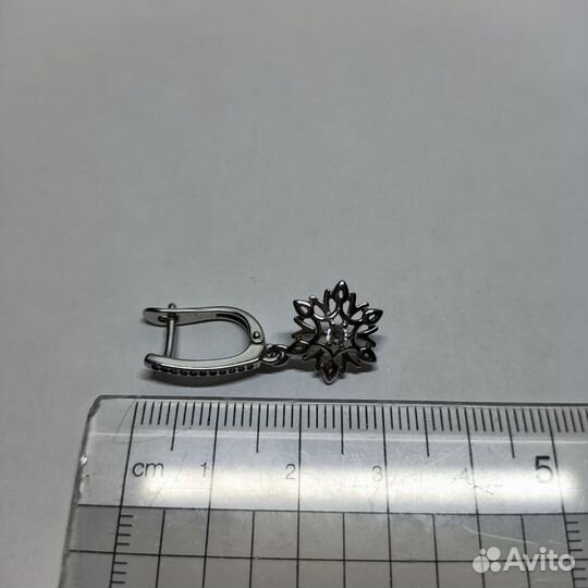 Продам серебряные серьги