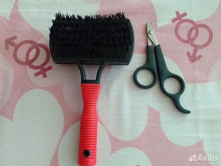 Когтерезка и щетка для кошек