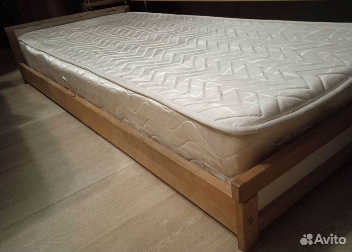 Кровать деревянная с матрасом 70 х 160