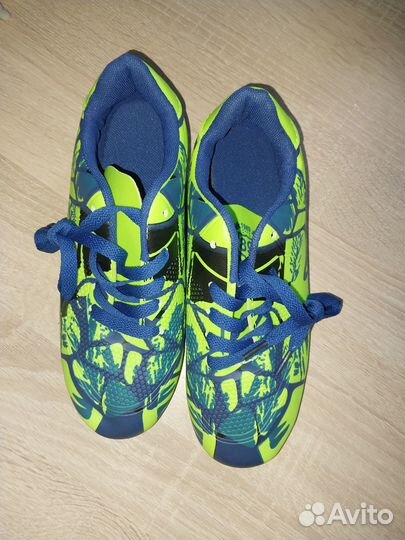 Футбольные бутсы