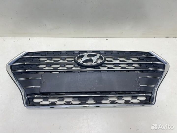 Решетка бампера передняя Hyundai Solaris 2