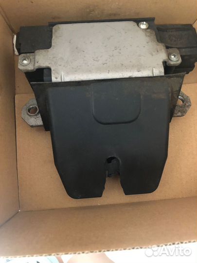 Замок на багажник Ford Focus 2