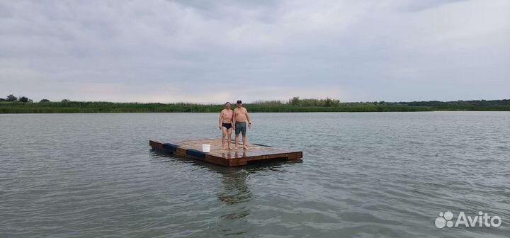 Пантон на воде