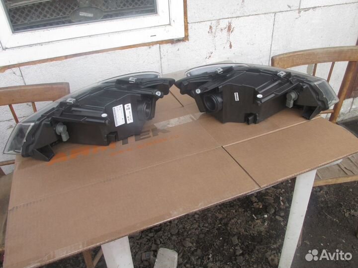 Фара передняя Фольксваген Поло Седан