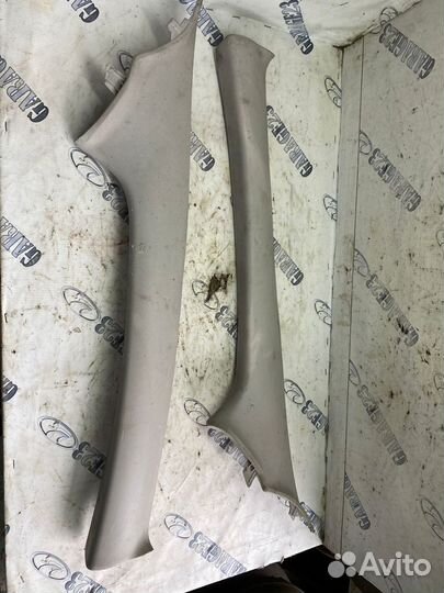 Обшивка передней стойки peugeot 107