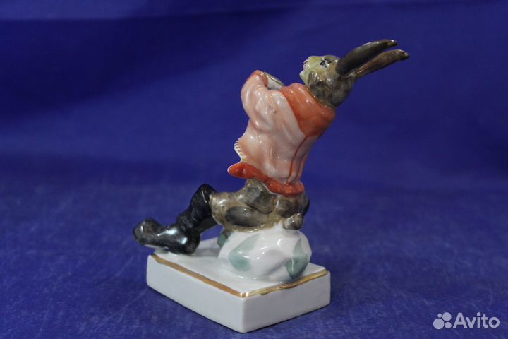 Заяц-хвастун серия На злобу дня статуэтка фарфор