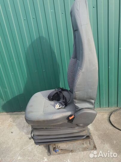 Сиденье переднее правое Volvo FH 2003 20379533