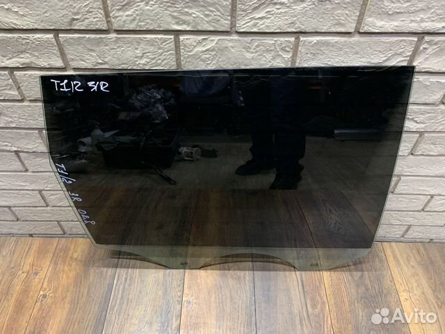 Volkswagen Touareg Стекло двери задней правой