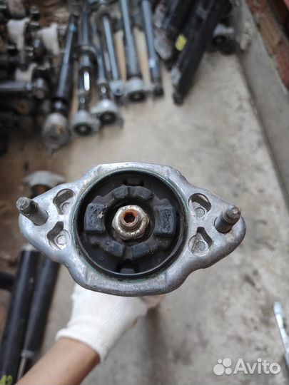 Амортизатор задний Mercedes Benz W212