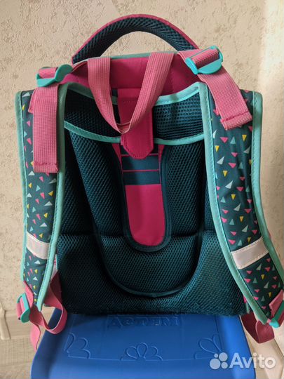Портфель, рюкзак, ранец школьный для девочки
