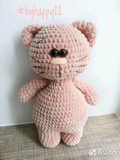 Кот из плюшевой пряжи