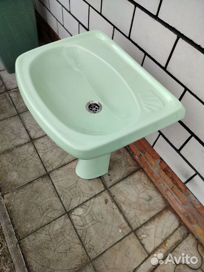 Раковина керамическая