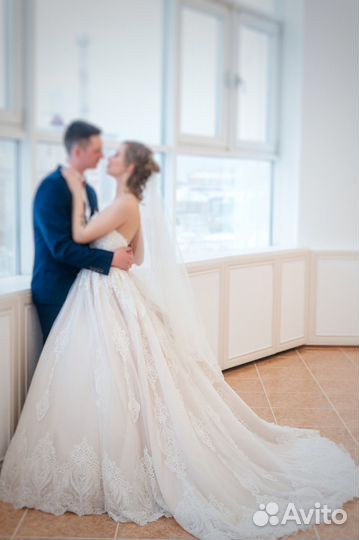 Свадебное платье 42 44 бу