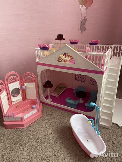 Кукольный домик с мебелью
