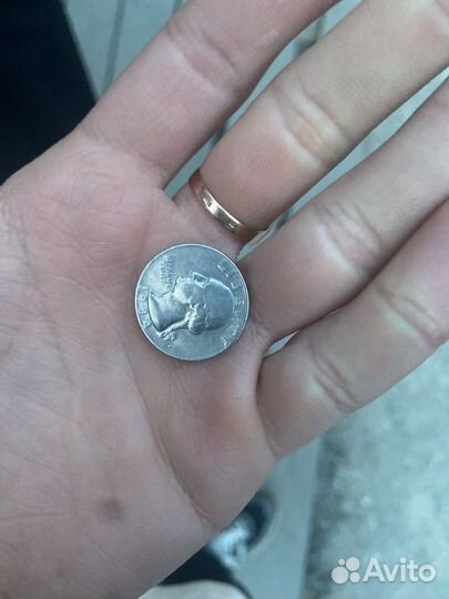 Монета liberty 1984