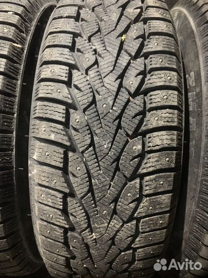 Zmax Winternova Stud III 225/60 R17