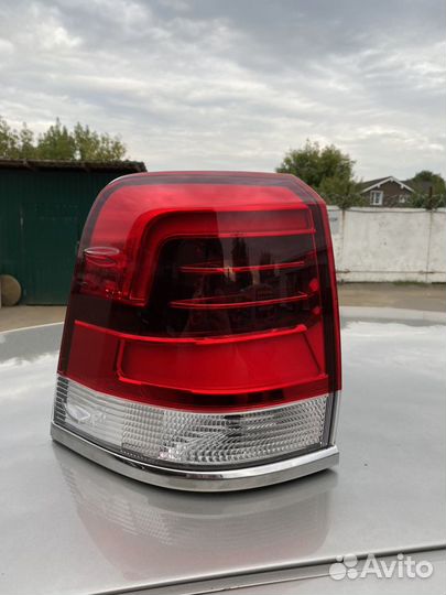 Фонарь левый на крыло Toyota Land Cruiser 200 2015